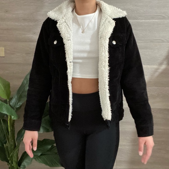 Women's Black Sherpa-Lined Corduroy Jacket - Picture 2 of 9